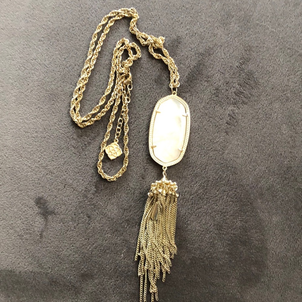 Kendra Scott mother of pearl necklace